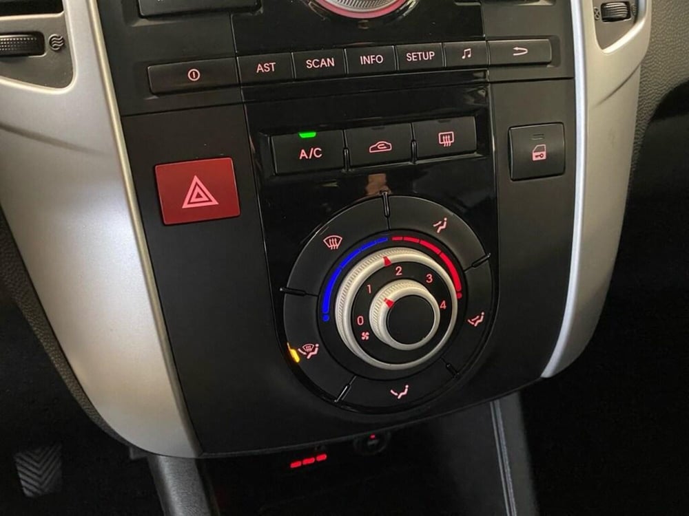 Kia Venga usata a Torino (10)