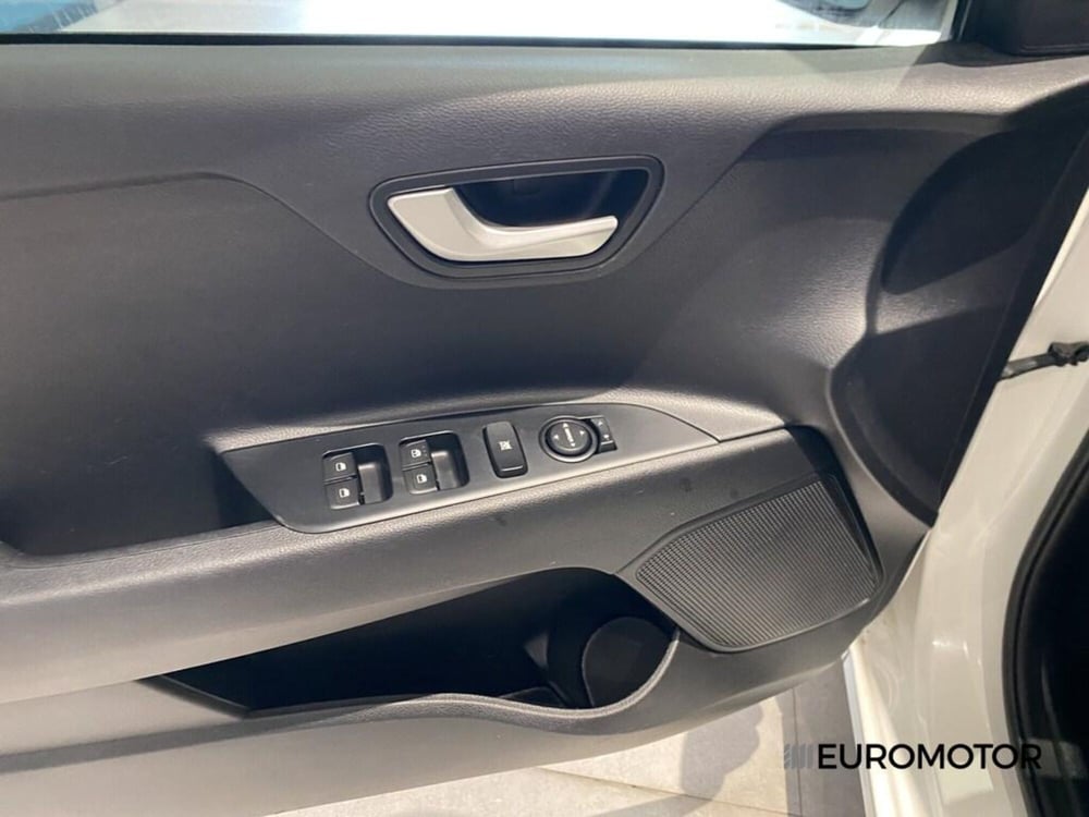 Kia Rio usata a Bari (12)