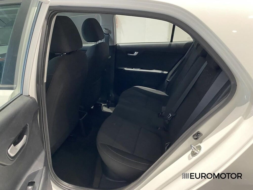 Kia Rio usata a Bari (14)