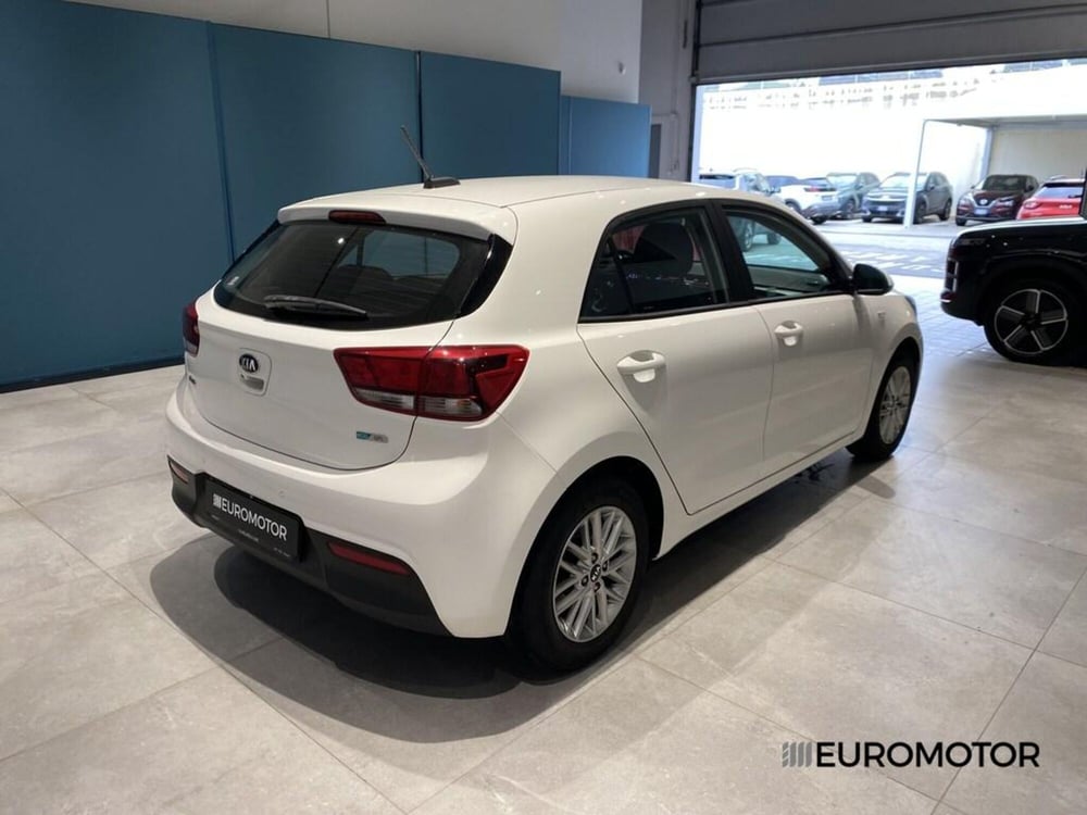 Kia Rio usata a Bari (6)