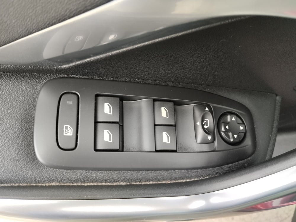 Peugeot 2008 usata a Asti (7)