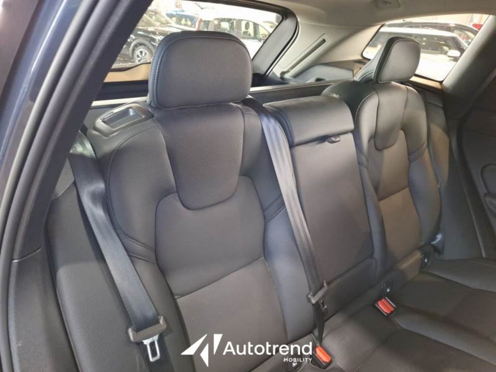 Volvo XC60 usata a Bari (7)