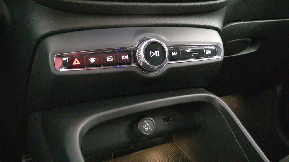 Volvo XC40 usata a Roma (14)