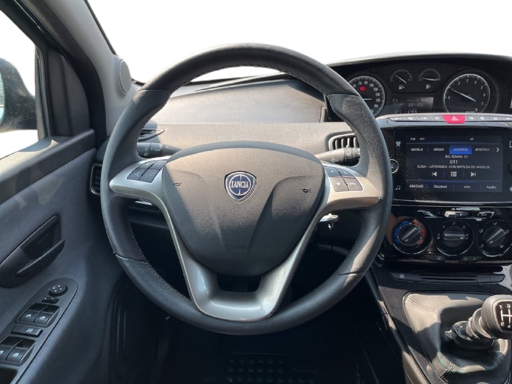 Lancia Ypsilon usata a Torino (12)