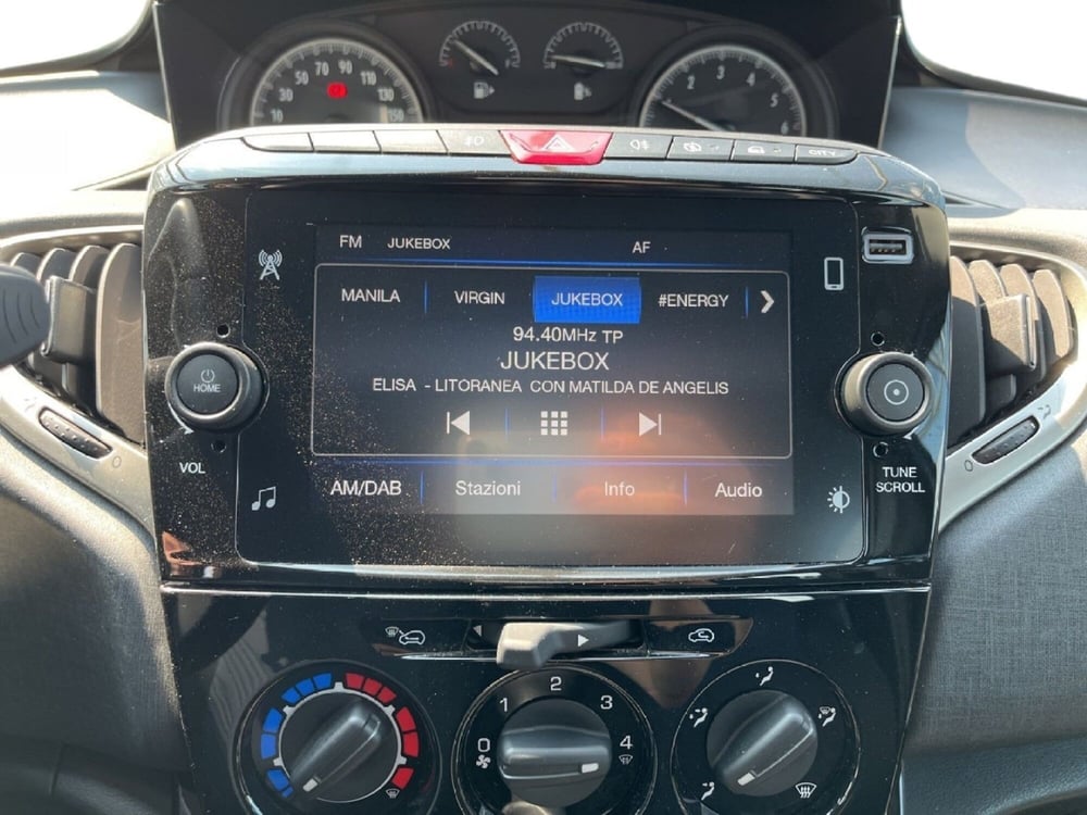 Lancia Ypsilon usata a Torino (14)