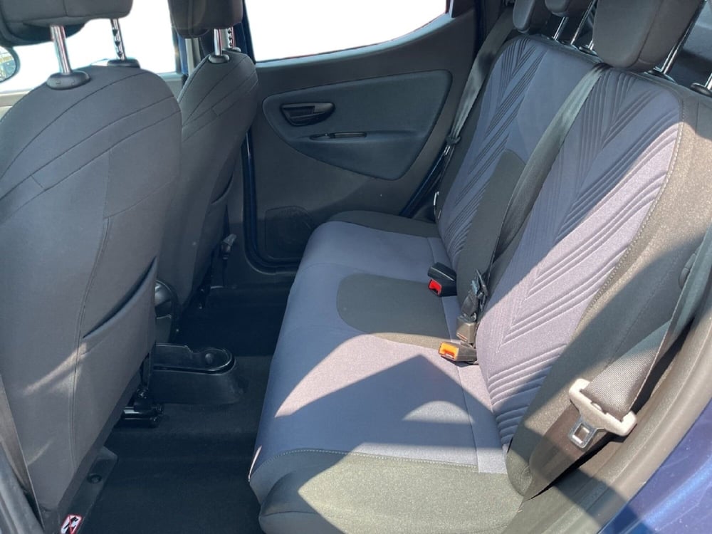 Lancia Ypsilon usata a Torino (9)