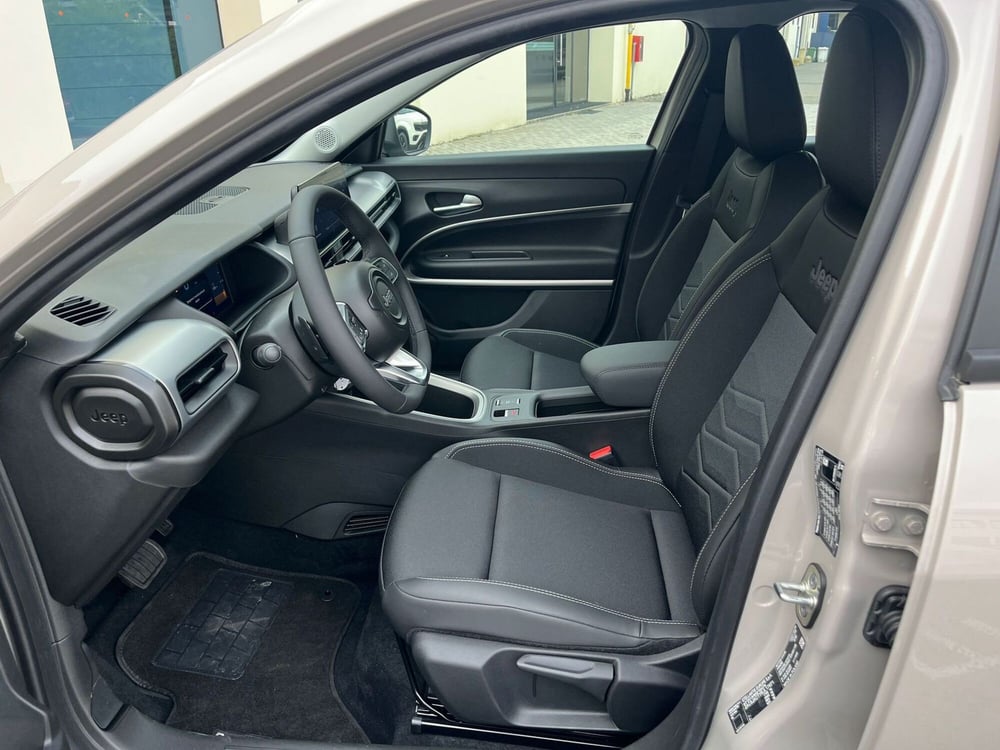 Jeep Avenger nuova a Milano (11)
