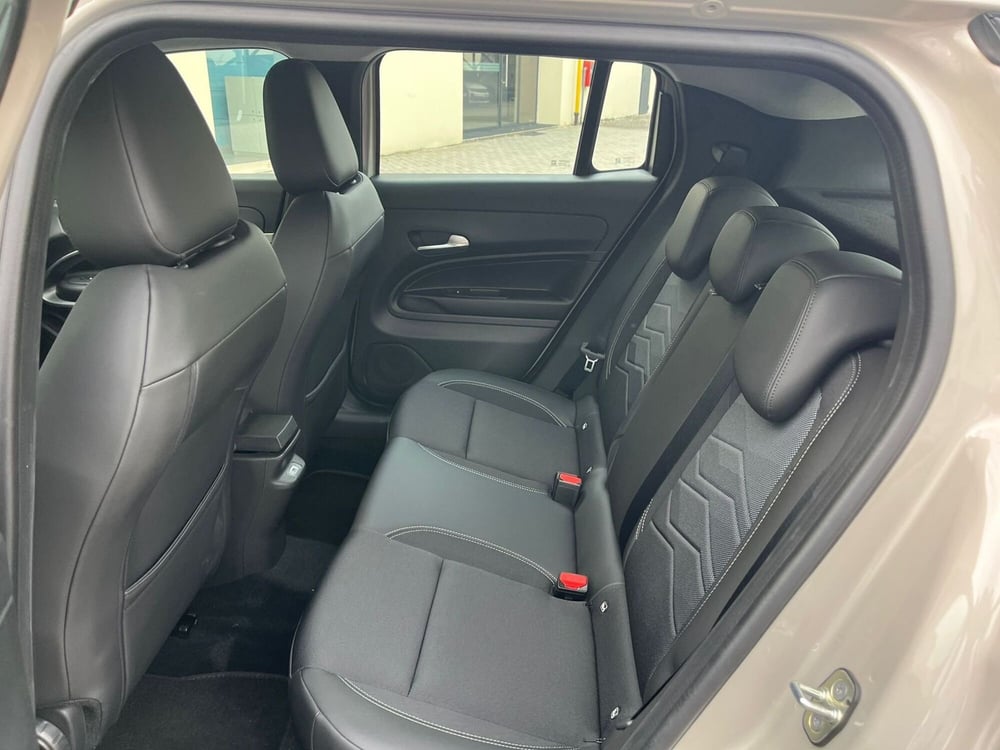 Jeep Avenger nuova a Milano (13)