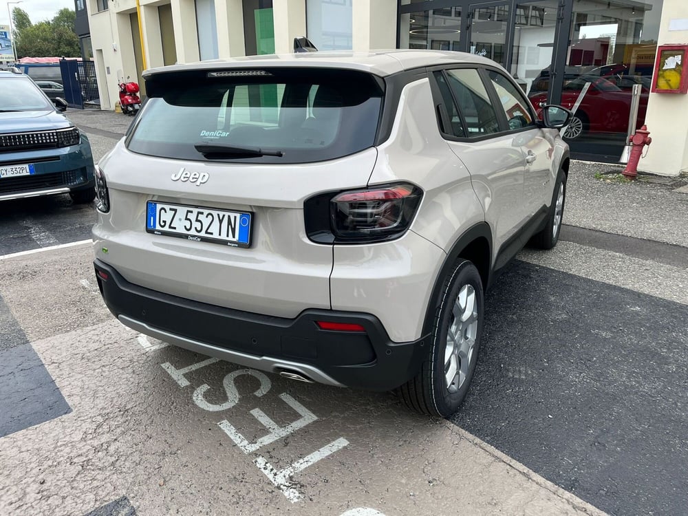 Jeep Avenger nuova a Milano (7)