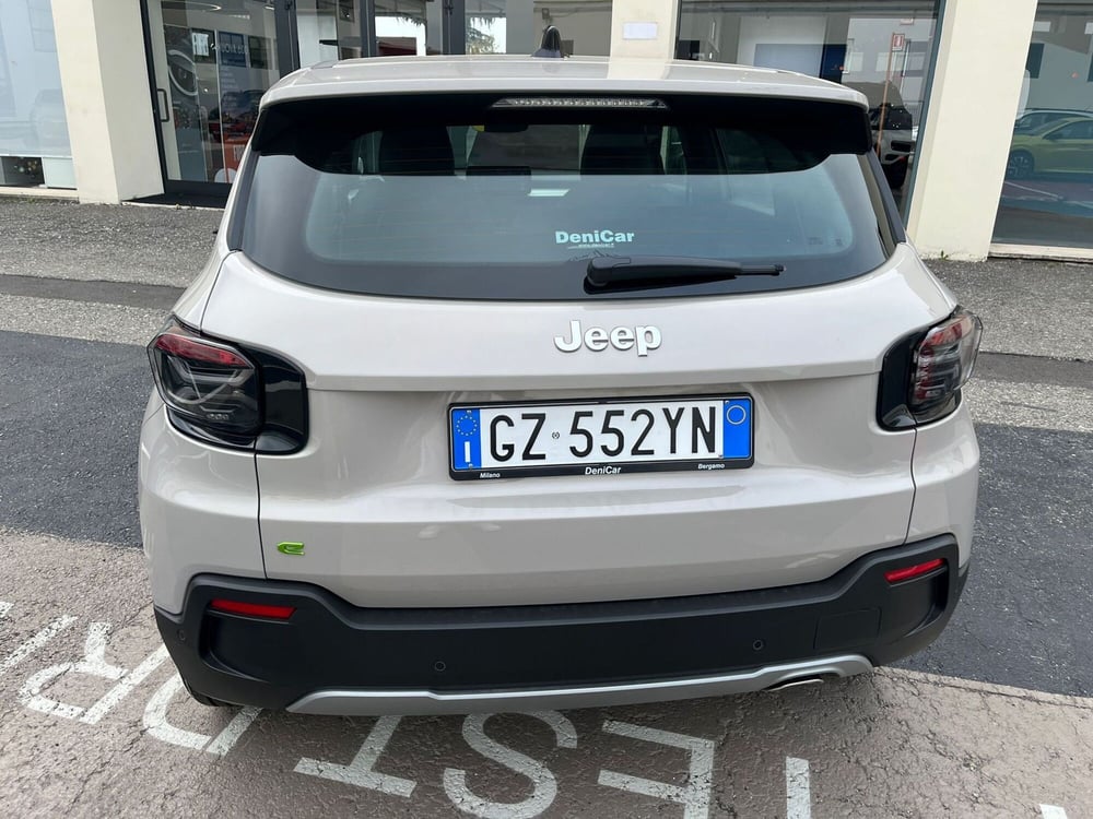 Jeep Avenger nuova a Milano (8)