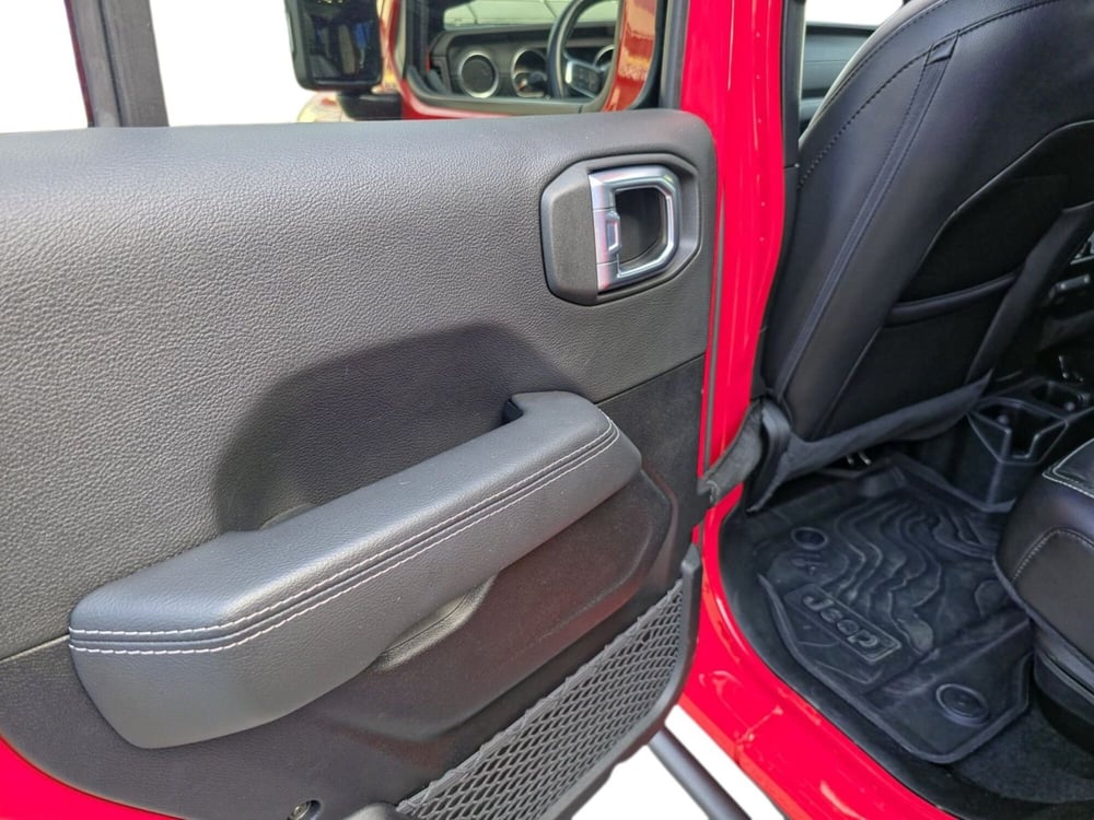 Jeep Gladiator usata a Pistoia (14)