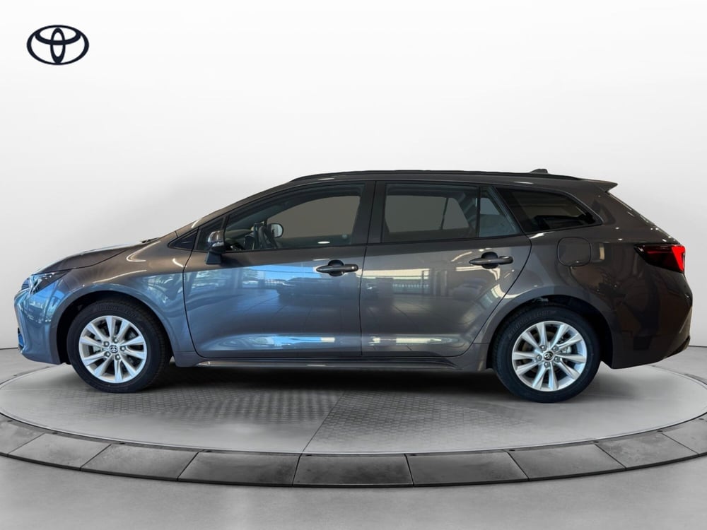 Toyota Corolla Touring Sports nuova a Frosinone (4)