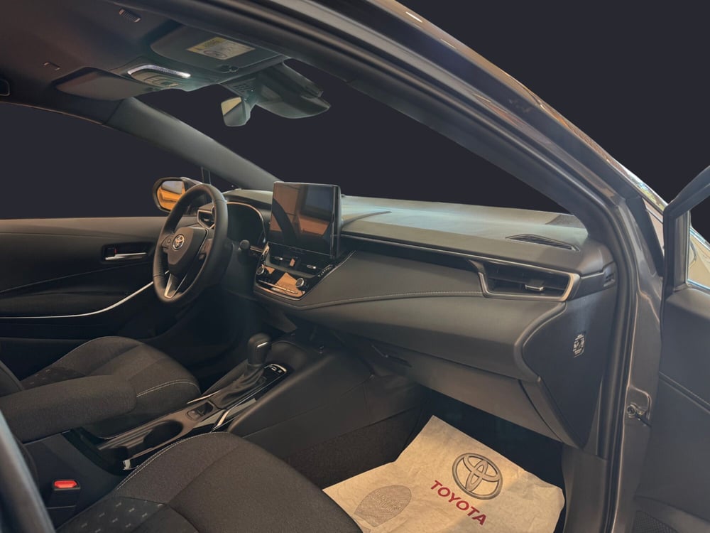 Toyota Corolla Touring Sports nuova a Frosinone (5)