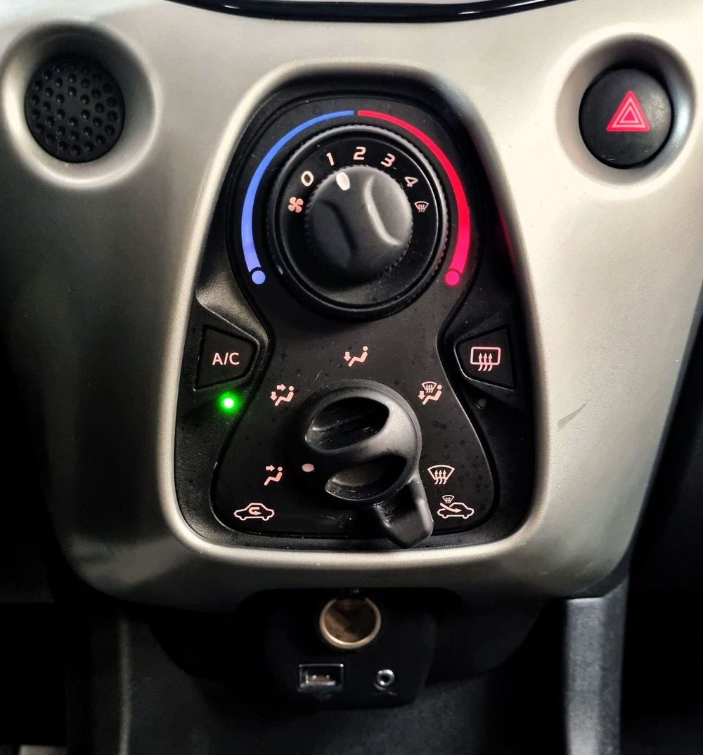 Peugeot 108 usata a Pavia (11)