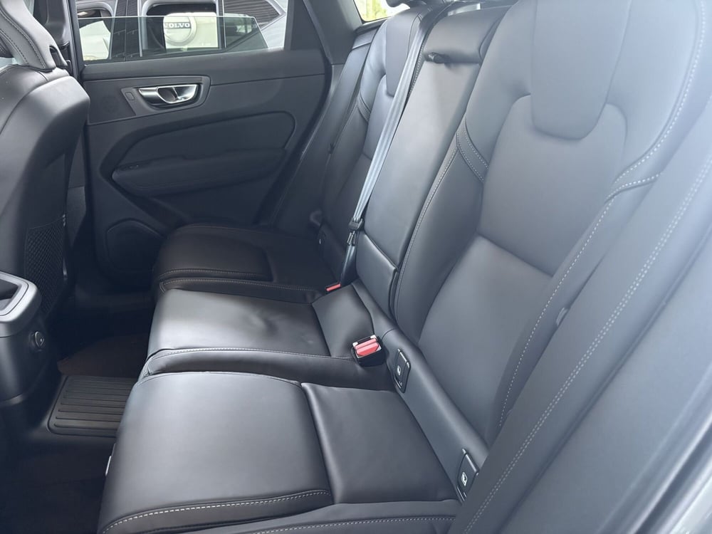 Volvo XC60 nuova a Ferrara (12)