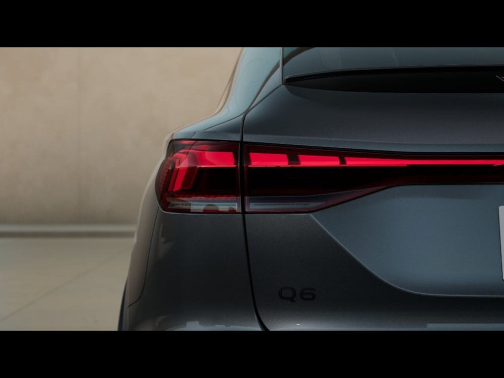 Audi Q6 Sportback nuova a Pisa (7)