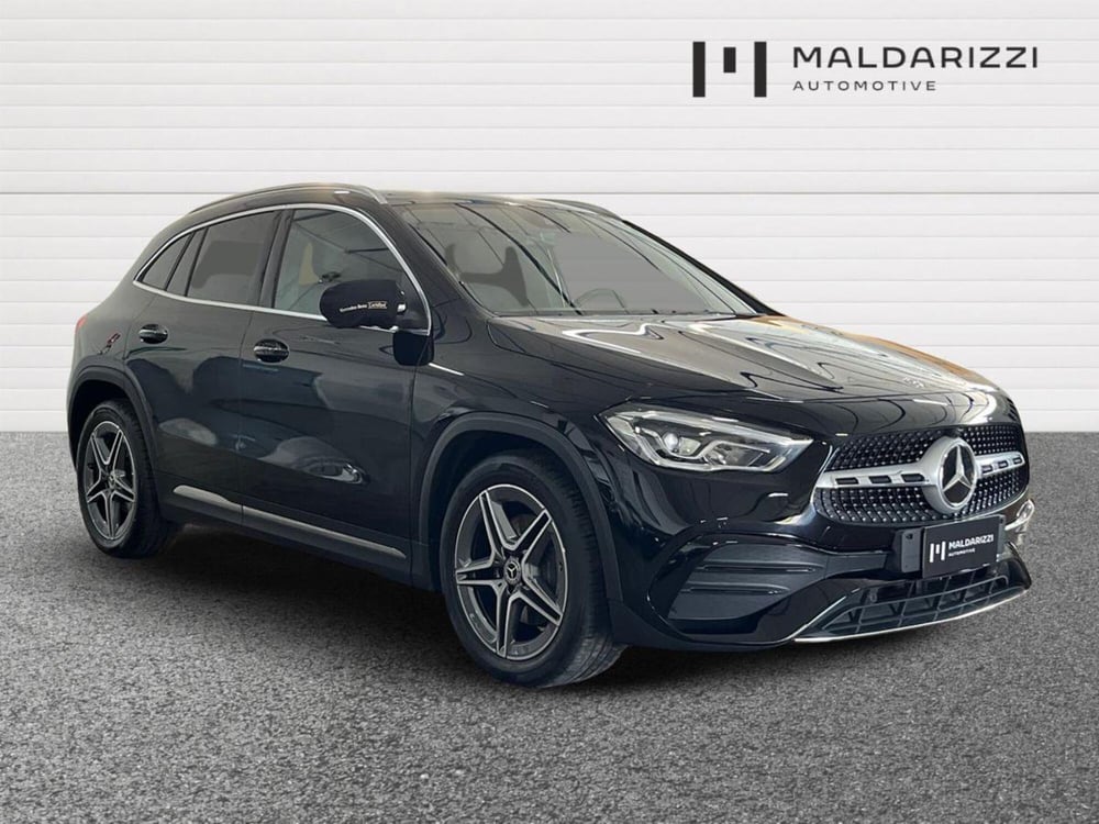 Mercedes-Benz GLA SUV usata a Bari (11)