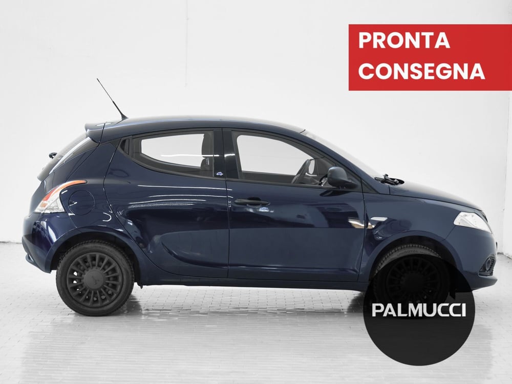 Lancia Ypsilon usata a Prato (4)