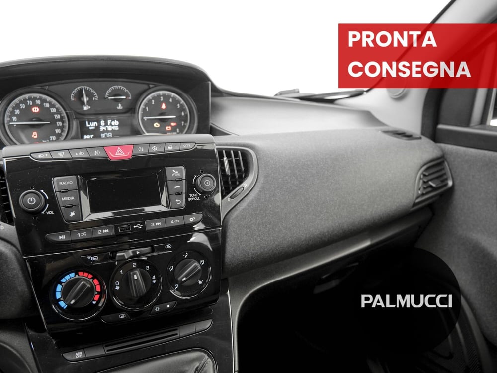 Lancia Ypsilon usata a Prato (16)