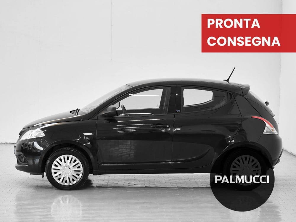 Lancia Ypsilon usata a Prato (3)