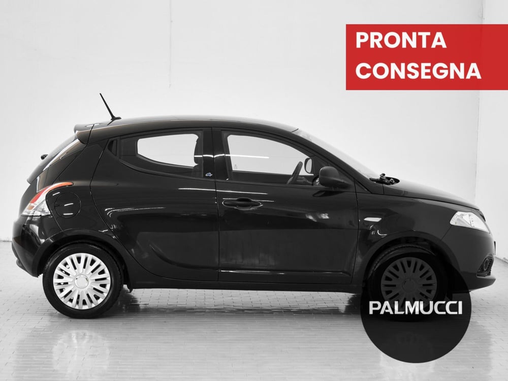 Lancia Ypsilon usata a Prato (4)