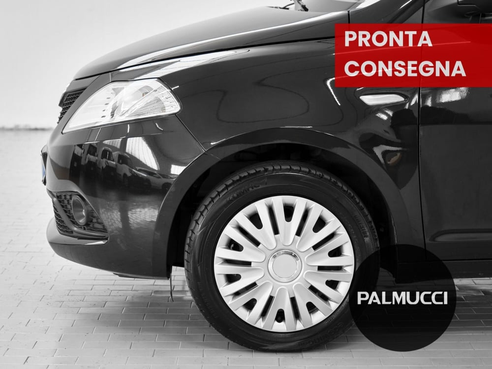 Lancia Ypsilon usata a Prato (6)