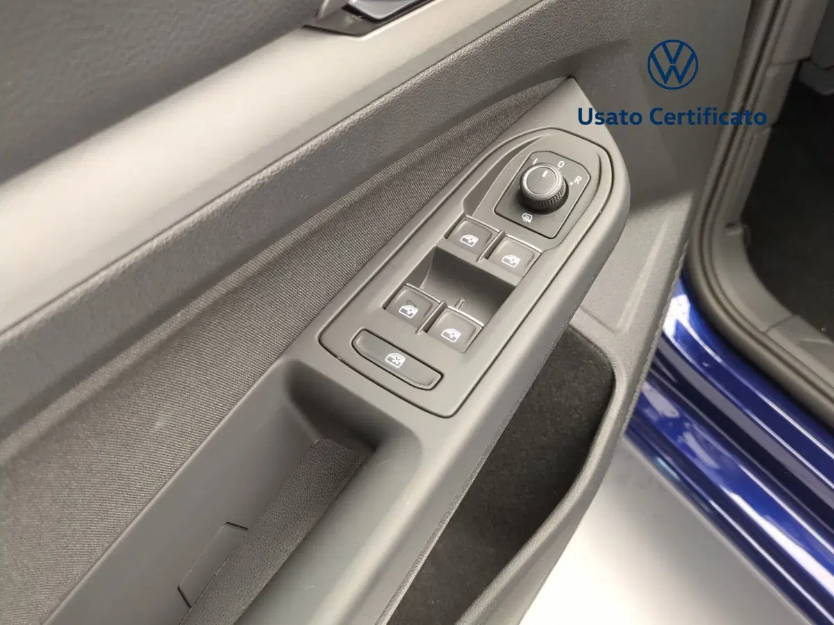 Volkswagen Golf Variant nuova a Avellino (10)