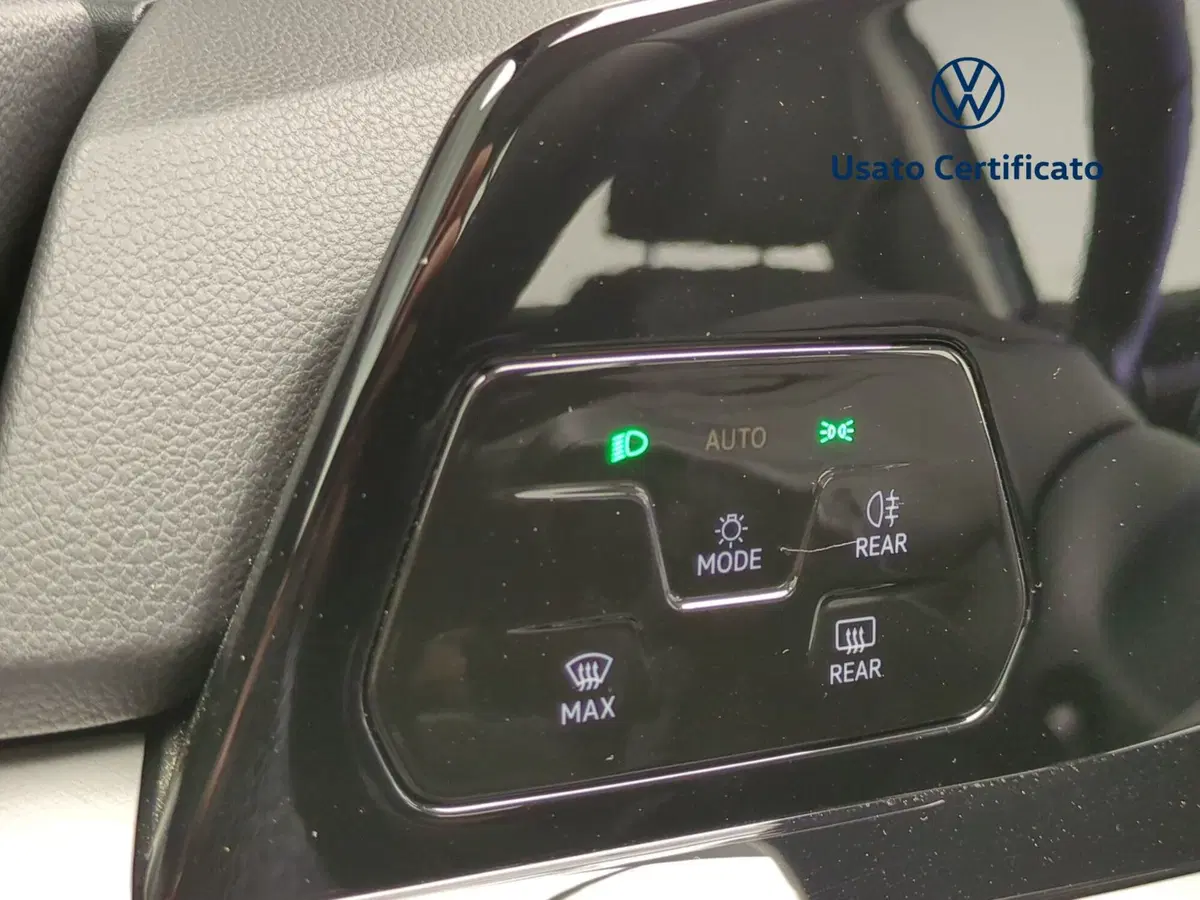 Volkswagen Golf Variant nuova a Avellino (12)