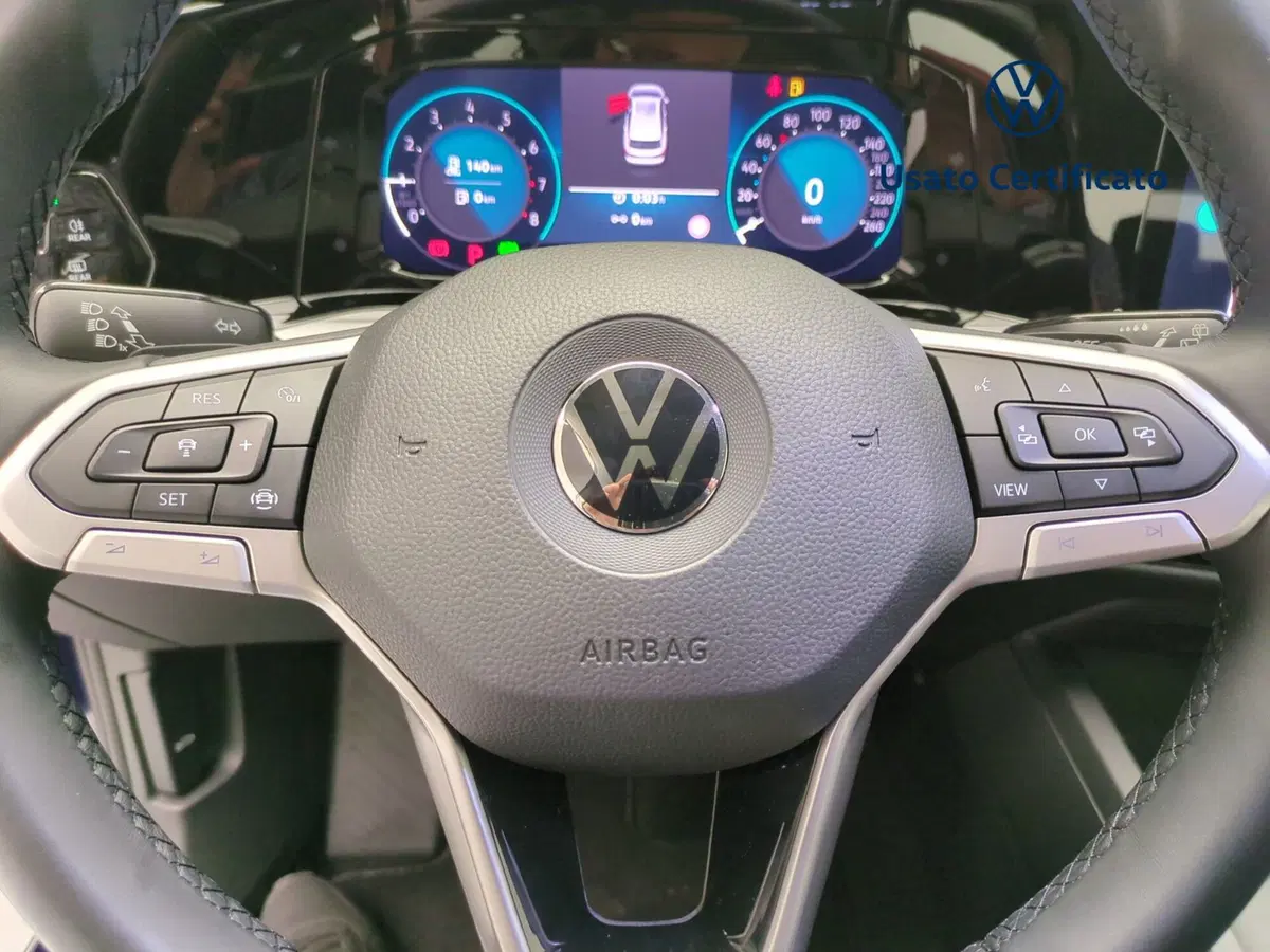 Volkswagen Golf Variant nuova a Avellino (14)