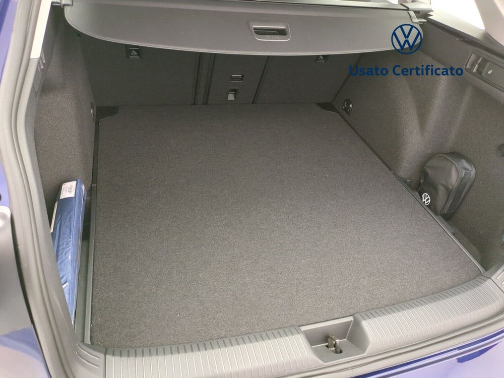 Volkswagen Golf Variant nuova a Avellino (8)