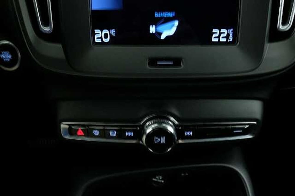 Volvo XC40 usata a Mantova (18)