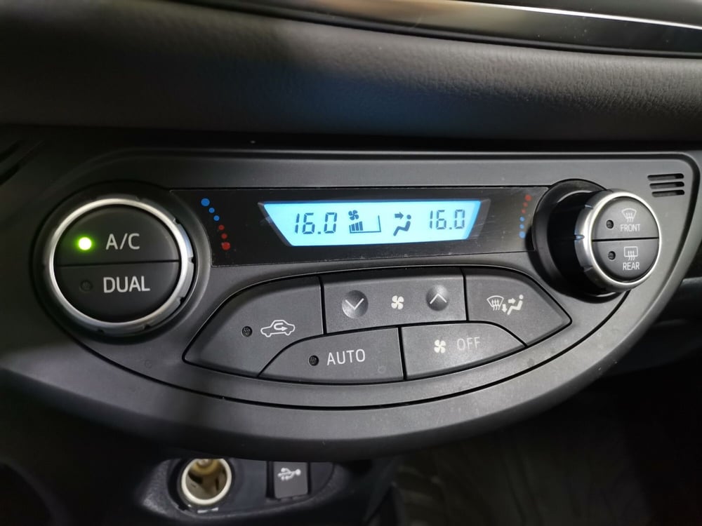 Toyota Yaris usata a Salerno (18)
