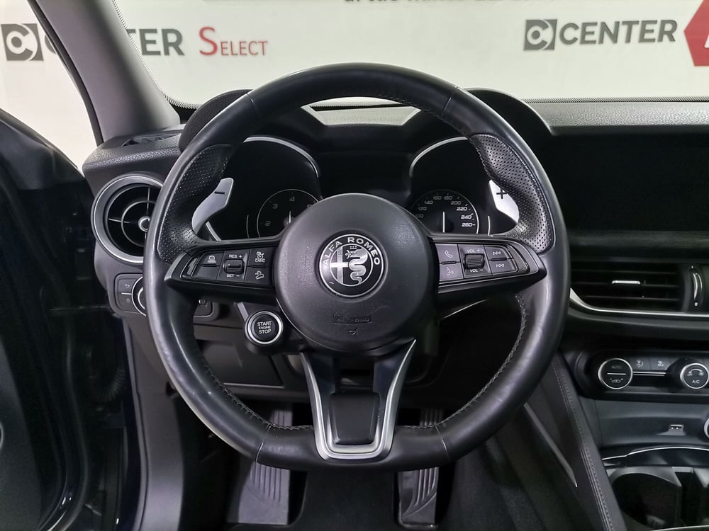 Alfa Romeo Stelvio usata a Salerno (8)