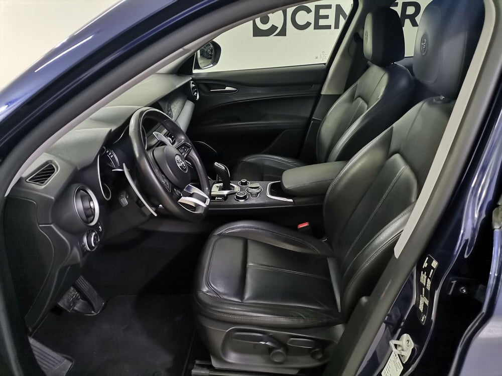 Alfa Romeo Stelvio usata a Salerno (9)