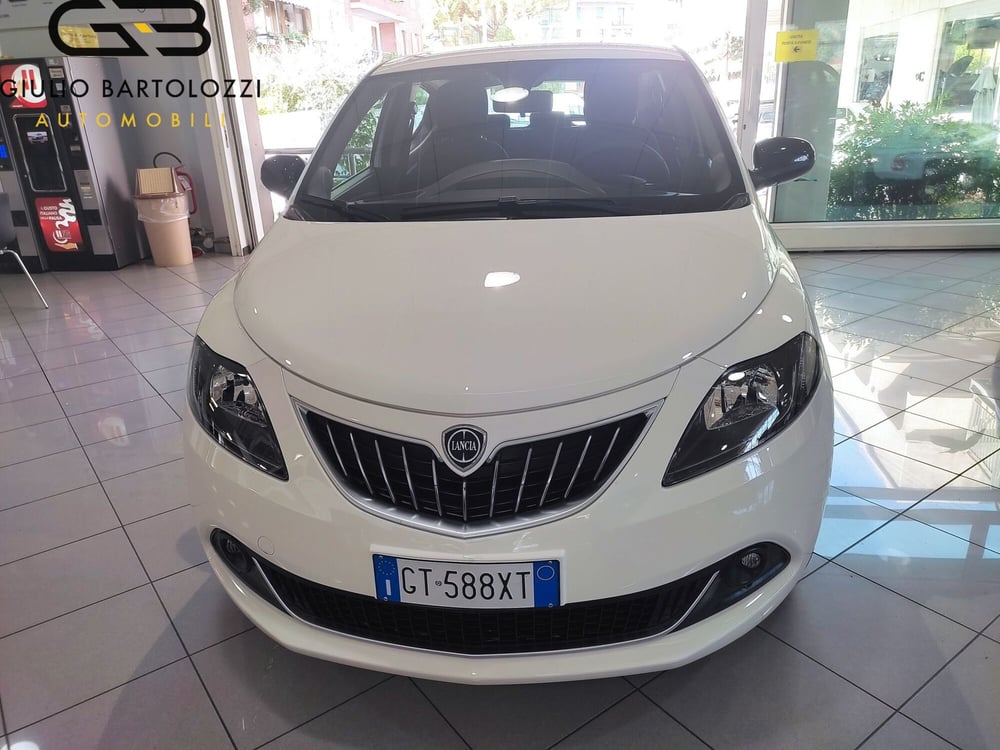 Lancia Ypsilon usata a Prato (2)