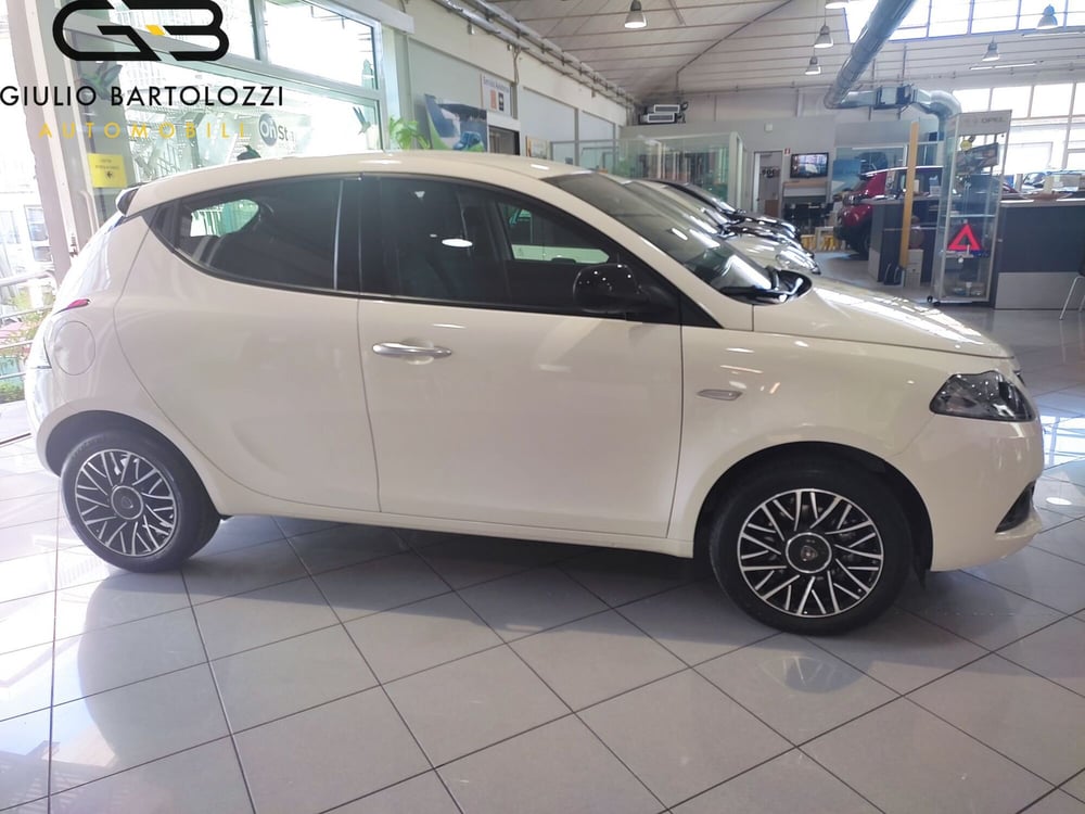 Lancia Ypsilon usata a Prato (4)