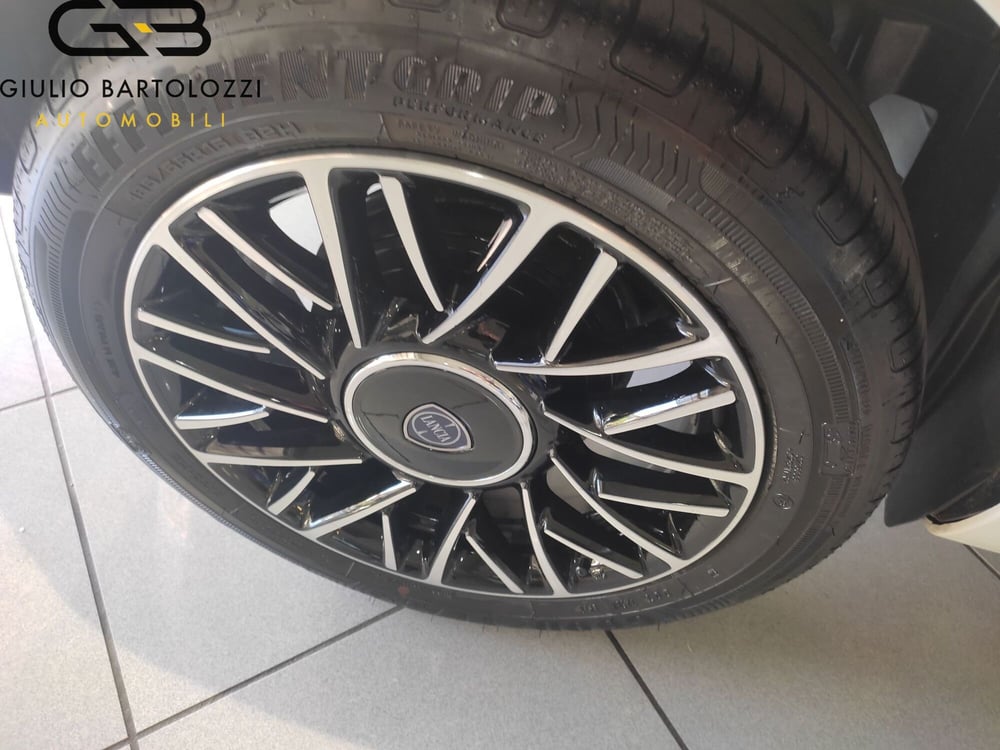 Lancia Ypsilon usata a Prato (7)