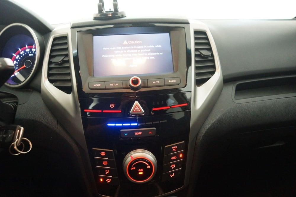Ssangyong Tivoli usata a Torino (16)