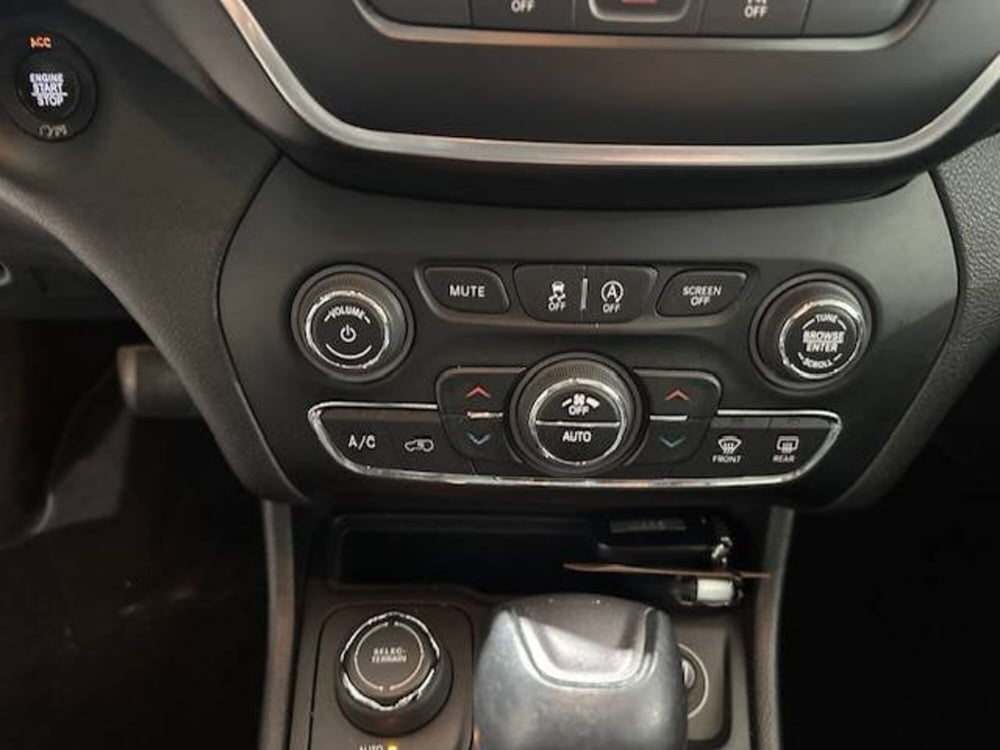 Jeep Cherokee usata a Treviso (16)