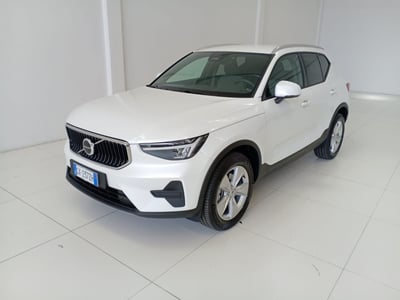 Volvo XC40 B3 automatico Core nuova a Prato