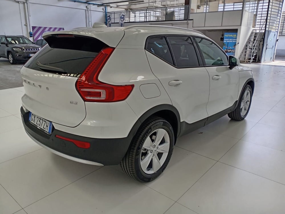 Volvo XC40 nuova a Prato (13)