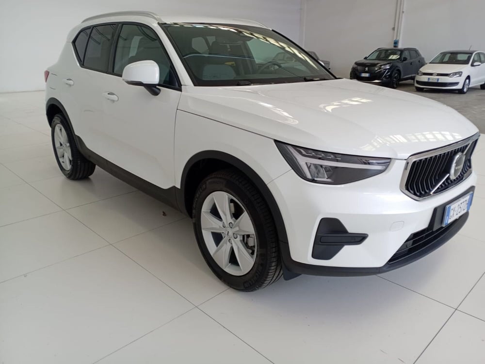 Volvo XC40 nuova a Prato (2)