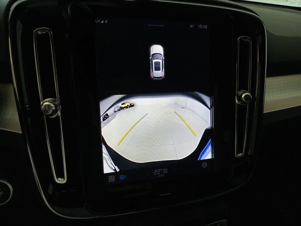 Volvo XC40 nuova a Prato (5)