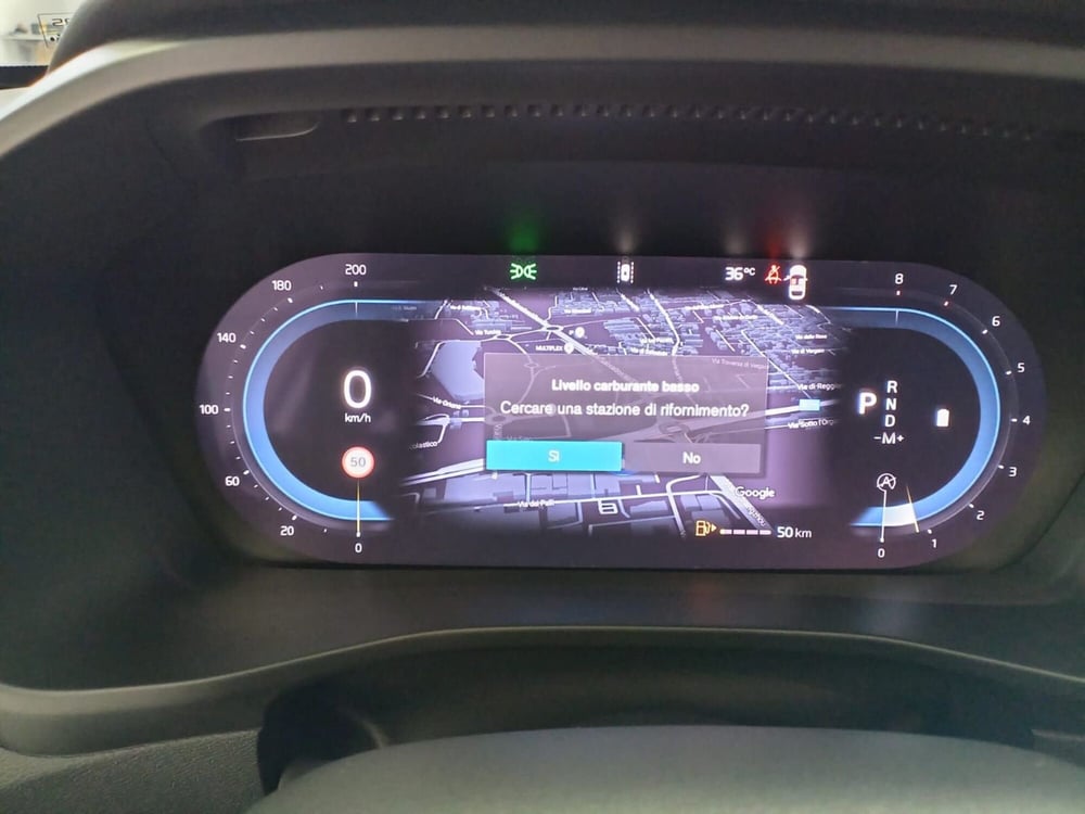 Volvo XC40 nuova a Prato (7)