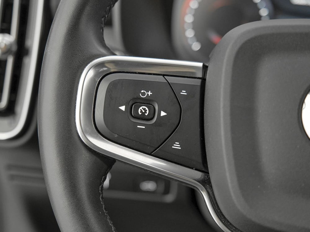 Volvo XC40 usata a Prato (8)