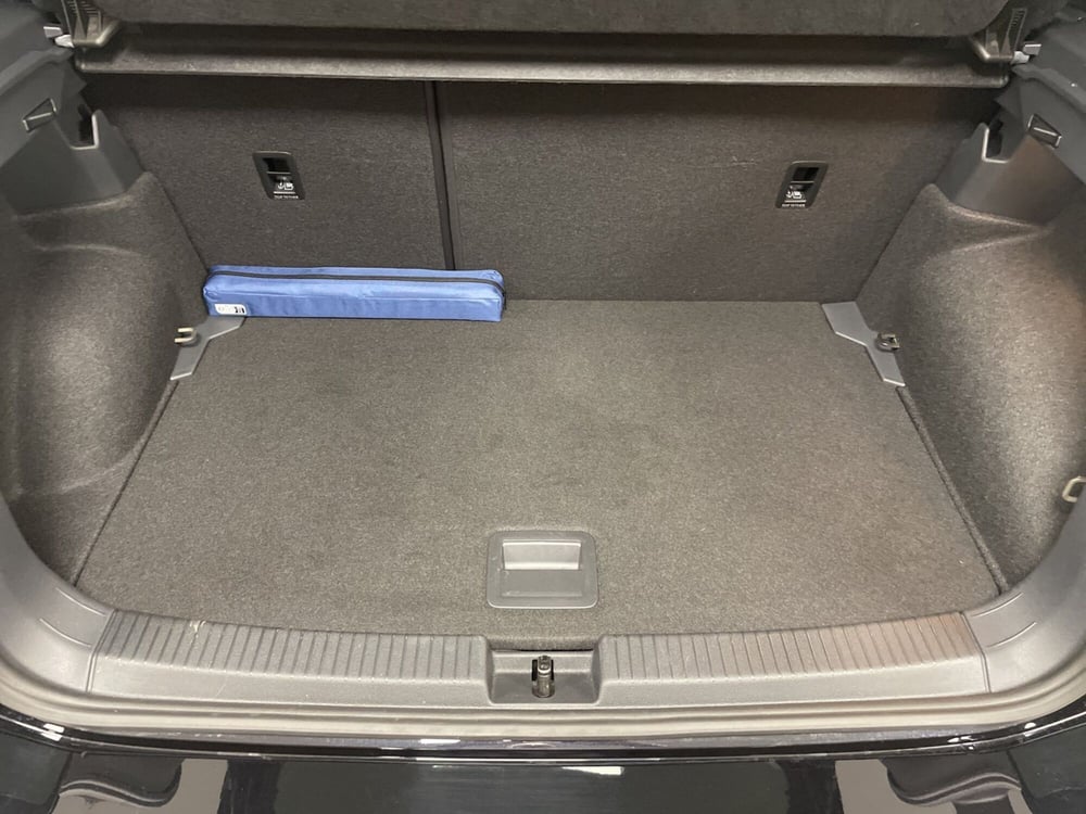 Volkswagen T-Cross usata a Varese (12)