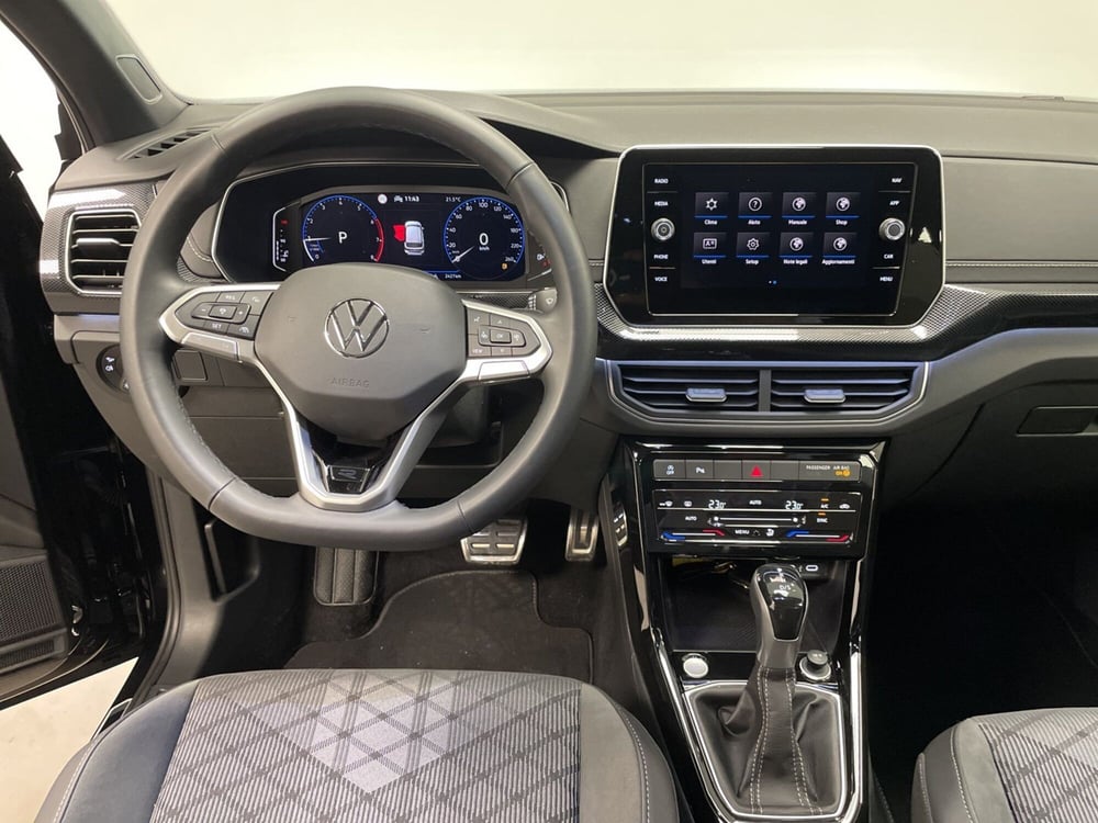 Volkswagen T-Cross usata a Varese (14)