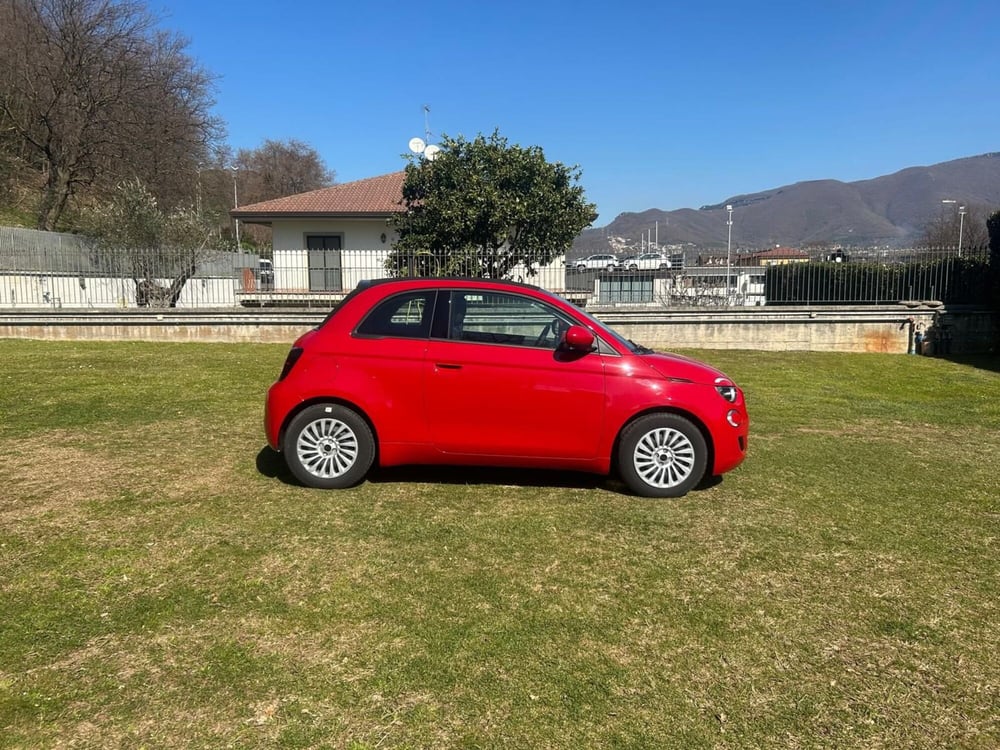 Fiat 500e Cabrio nuova a Avellino (11)