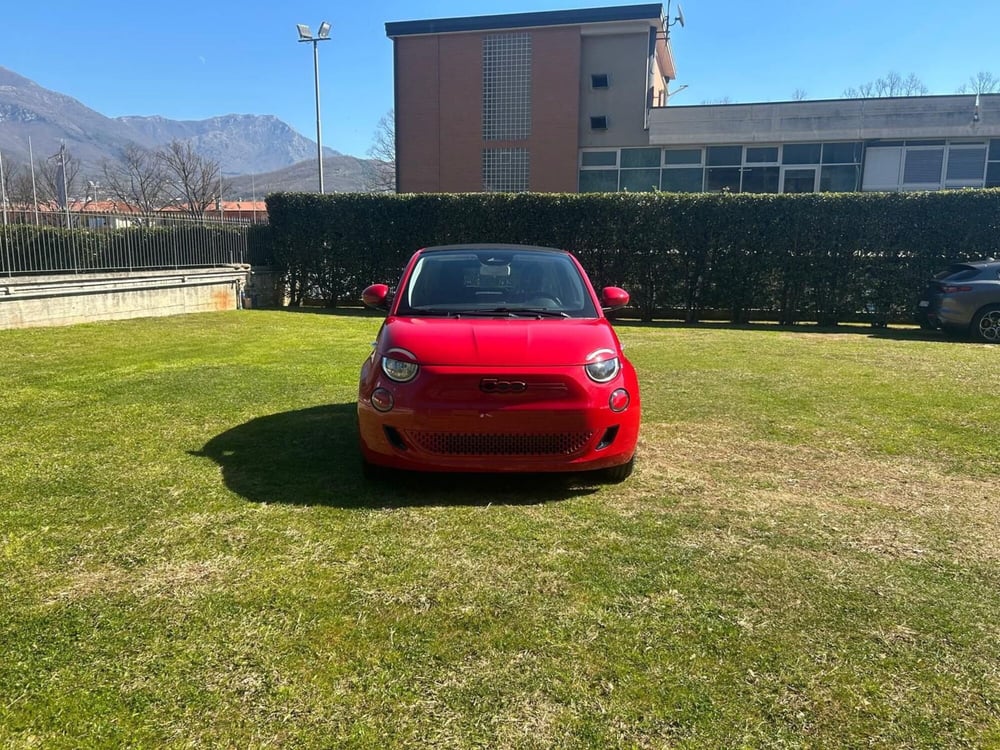 Fiat 500e Cabrio nuova a Avellino (9)