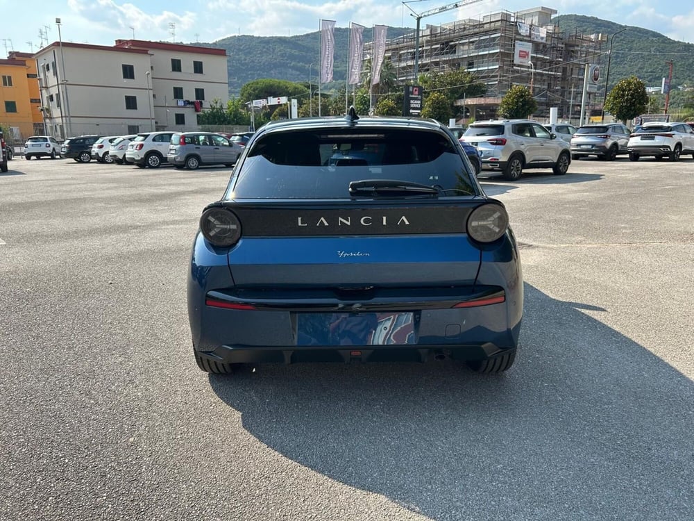 Lancia Ypsilon nuova a Salerno (12)